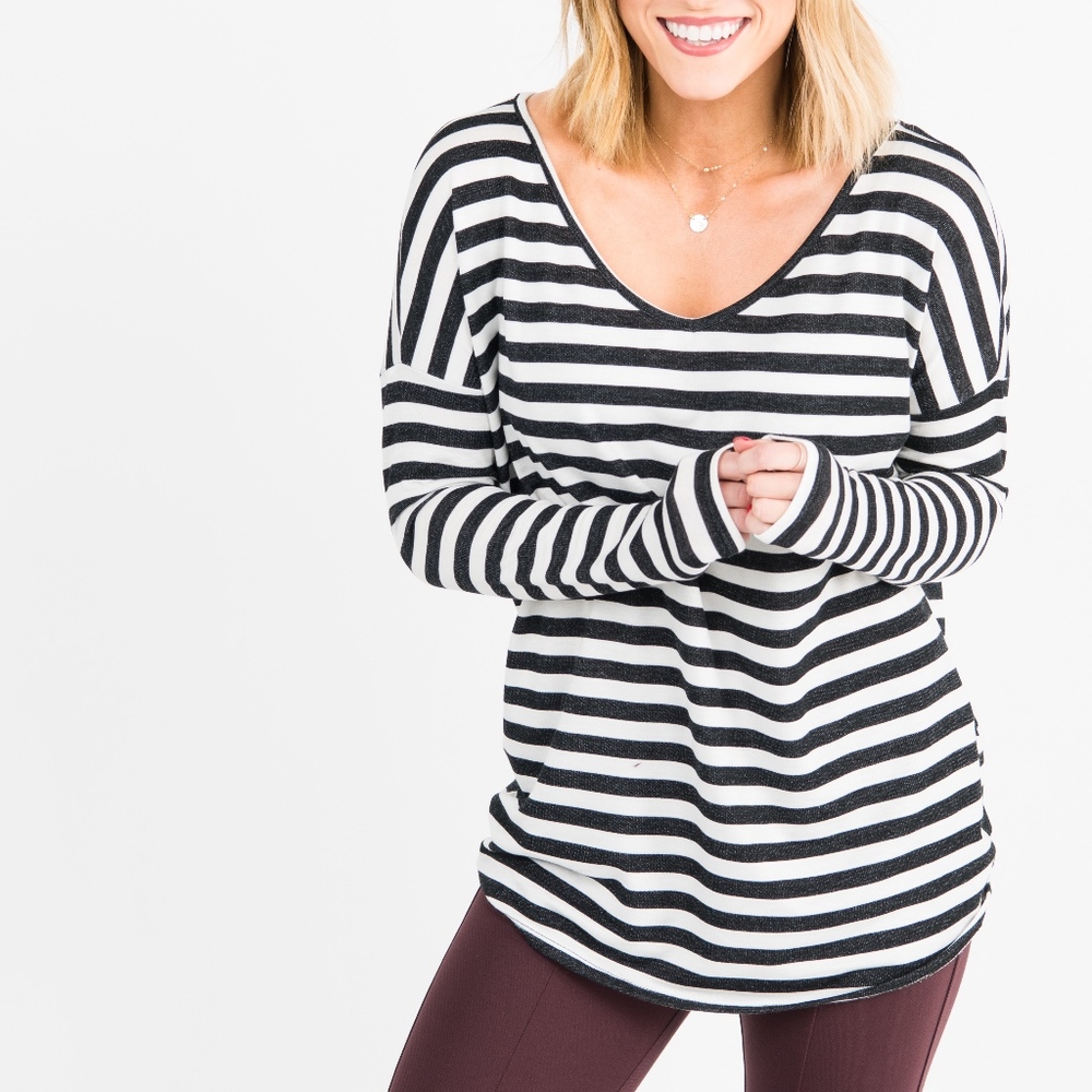 Agnes & Dora Double V-Neck Urban Pullover